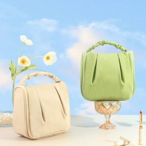 Versatile Hanging Cosmetic Bag